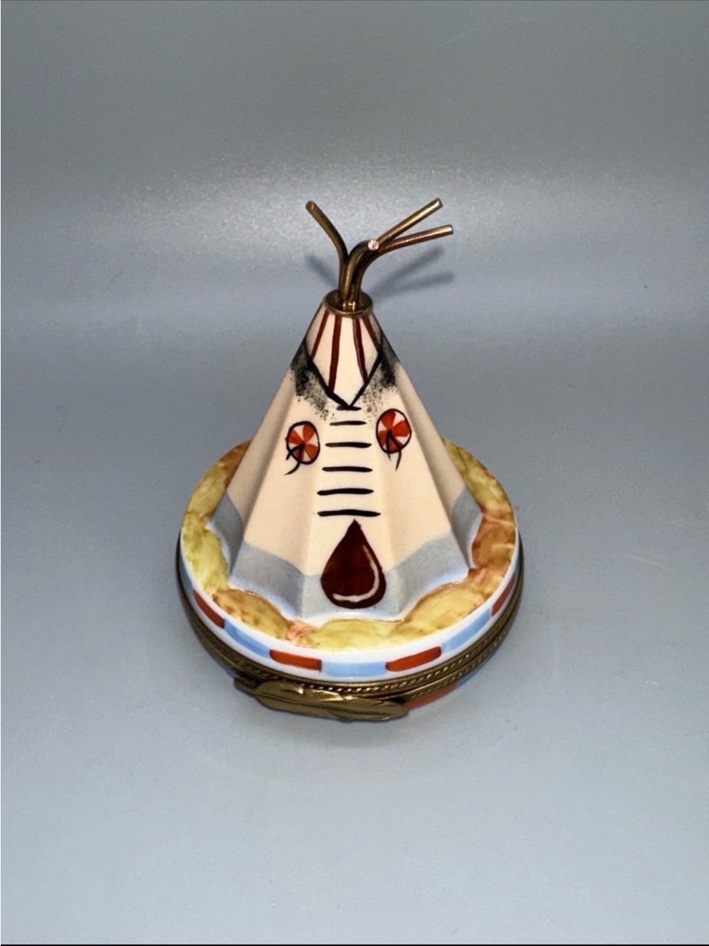 Rochard Limoges Peint Main Trinket Box
Hand painted Tepee Tent
